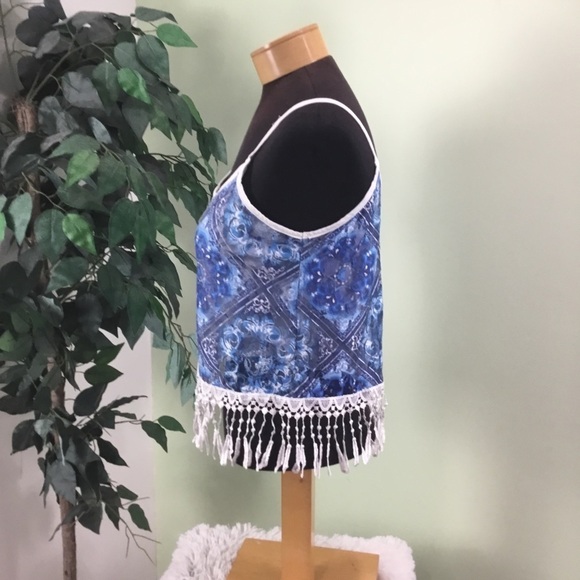 Rue 21 Medium crop with crochet trim - Picture 15 of 15